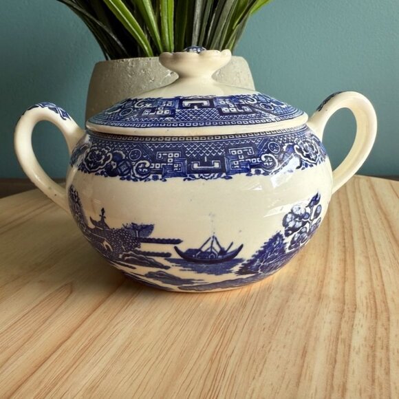 Vintage Blue & White Willow Pattern Lidded Sugar Bowl Pagoda - Picture 4 of 10